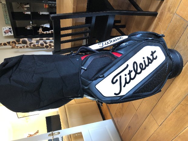 Titleist medium staff discount bag